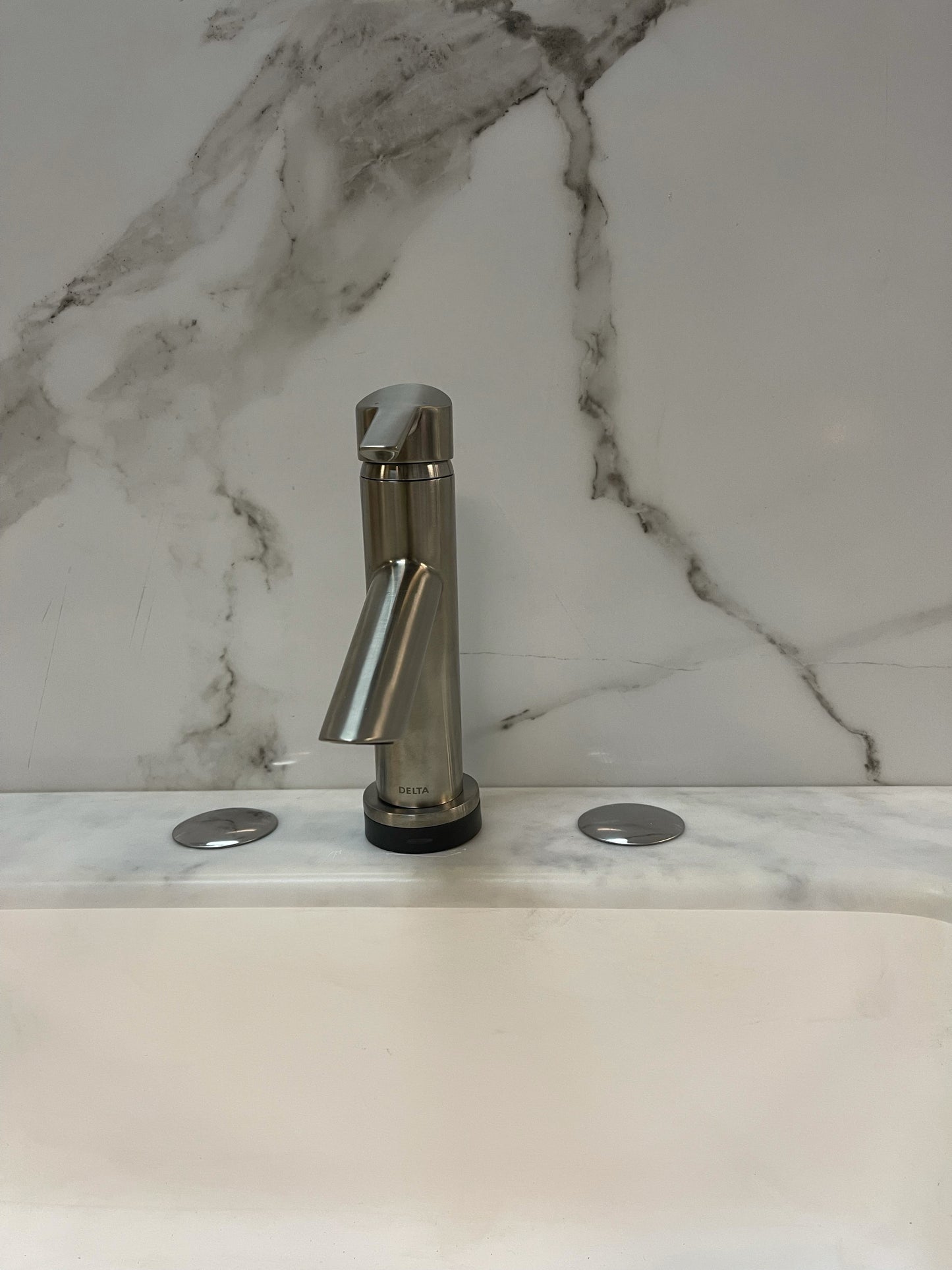 DELTA Compel Touch Single Hole Lavatory Faucet in Stainless